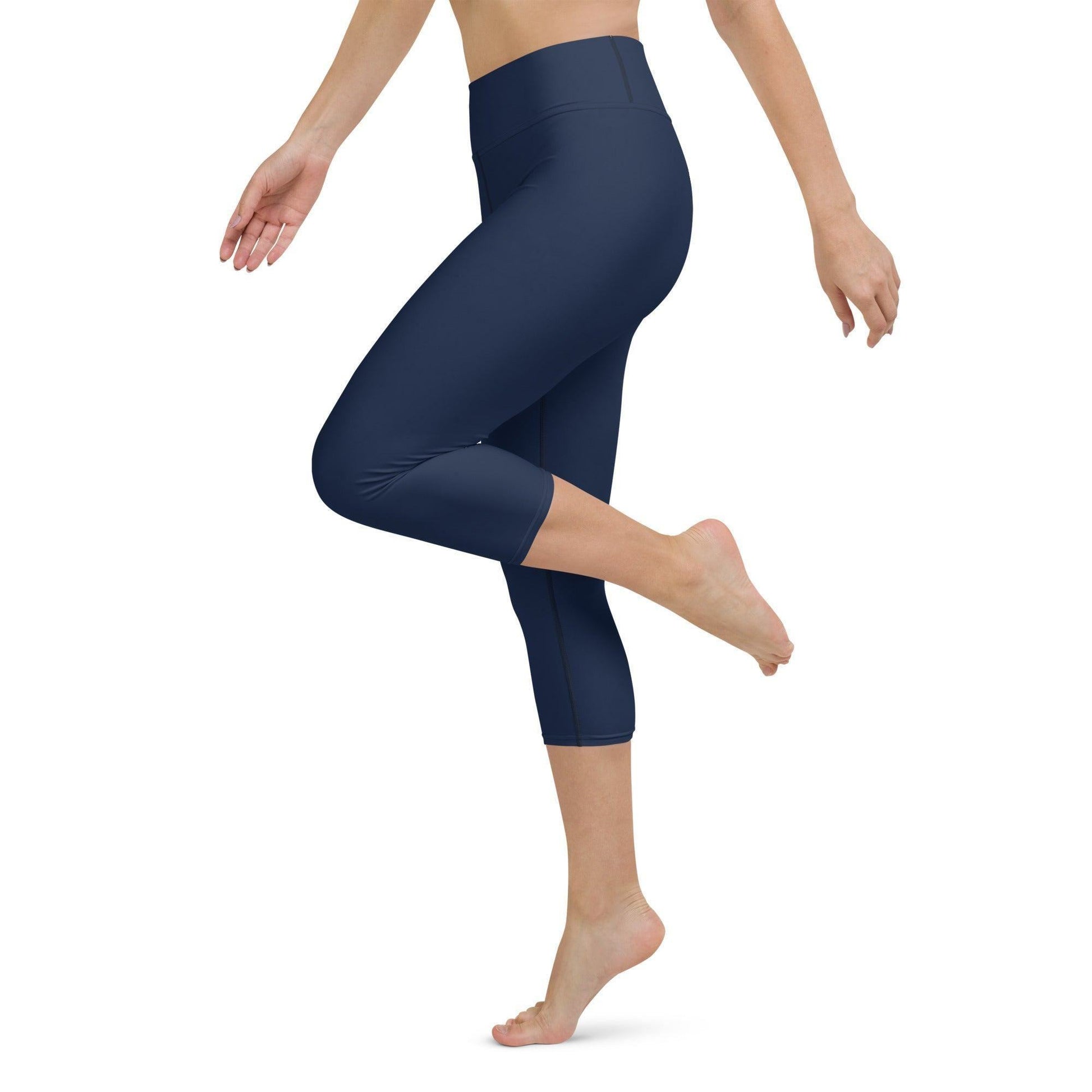 Navy Yoga Capri Leggings Yoga Capri Leggings 49.99 Bewebungsfreiheit, Bewegung, blau, blue, Bund, Capri, Damen, Design, einfarbig, Elastan, Fashion, Fitness, Fitnessstudio, Flacher, Gummizug, Gym, hochwertig, Körper, Leggings, Material, Mode, navy, Polyester, Saum, Session, Sport, Streetwear, Style, USF50, Vier-Wege-Stretch, Wadenlang, Yoga JLR Design