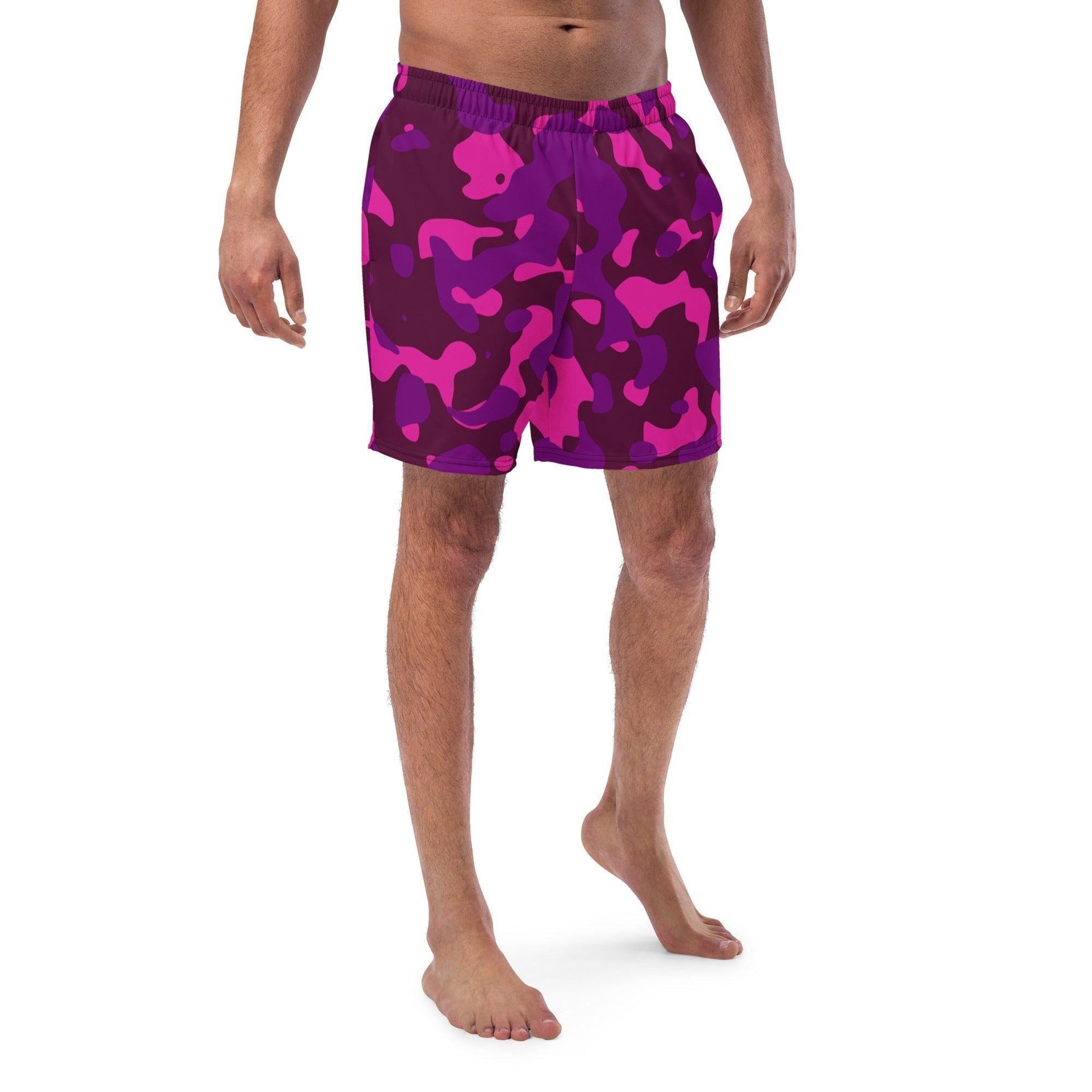 Pink Camouflage Herren Badehosen Badehose 64.99 Badehose, Badevergnügen, Camo, Camouflage, Elastan, Herren, Hüftband, Innenfutter, Komfort, Kordelzug, Mann, Muster, Männer, Passform, Pattern, pink, Polyester, Pool, purple, recycelt, Scheuerschutz, See, Tarnmuster, trocknend JLR Design