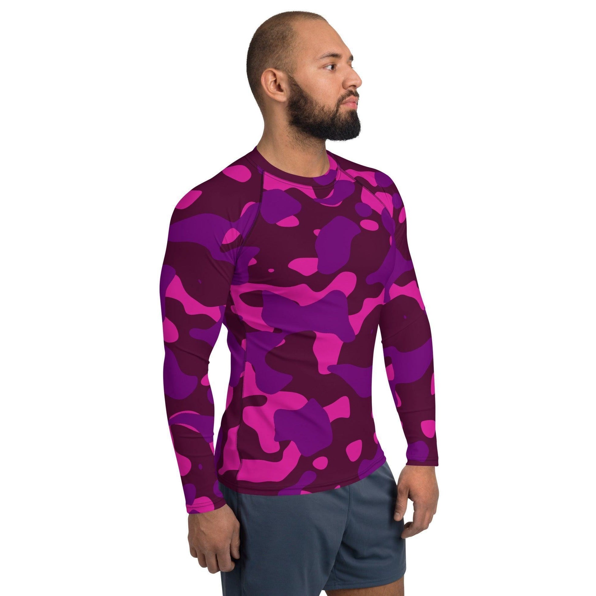 Pink Camouflage Herren Rash Guard Rash Guard 59.99 4-Wege, Atmungsaktiv, bequem, Camo, Camouflage, Design, Elastan, Fashion, Flachnaht, Guard, Hautschutz, Kompression, Langarmshirt, Mode, Männermode, Outdoor, Pattern, Pink, Polyester, Rash, Sand, Schwimmen, Sonnenschutz, Sportbekleidung, Strandmode, Stretchstoff, Style, Surfen, Tarnmuster, trocknend, Wassersport, Wind JLR Design