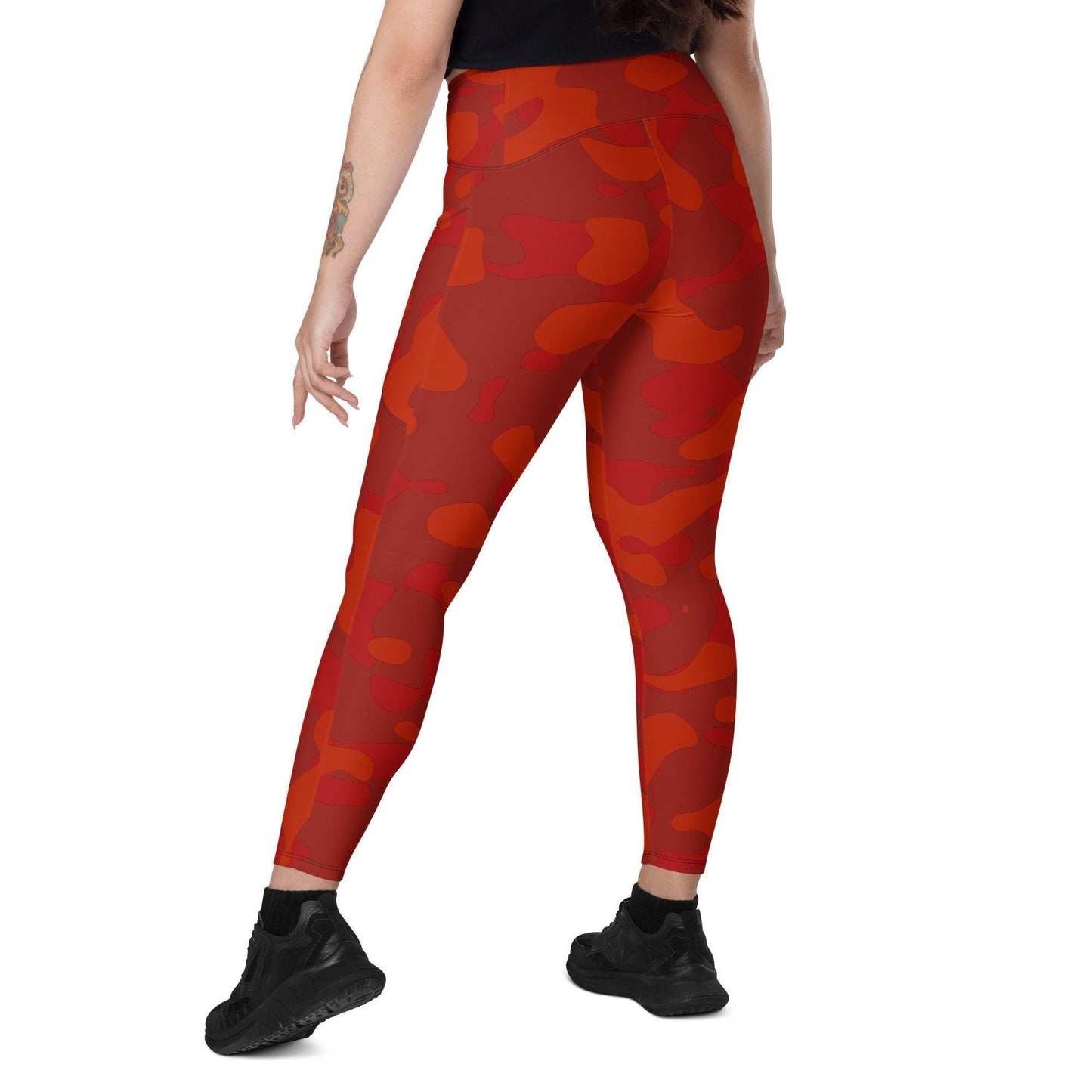 Red Camouflage Damen V-Bund Leggings mit Taschen V-Bund Leggings 64.99 1 Tasche auf jeder Seite, atmungsaktives Material, Camo, Camouflage, Damen, Design, Elastan, Fashion, Hoch tailliert, hoher Tragekomfort, Komfort, Mode, Muster, OEKOTEX100, Orange, Outfit, Polyester, red, rot, schmeichelhafter Schnitt, Style, Tarnfarbe, Tarnmuster, UPF50, V Bund Leggings JLR Design