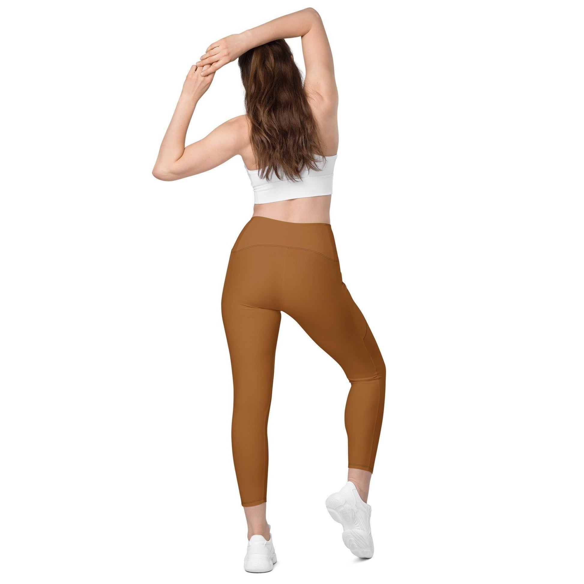 Rich Gold Damen V-Bund Leggings mit Taschen V-Bund Leggings 59.99 1 Tasche auf jeder Seite, atmungsaktives Material, Damen, Design, einfarbig, Elastan, Fashion, Gold, Hoch tailliert, hoher Tragekomfort, Komfort, Mode, OEKOTEX100, Outfit, Polyester, Rich, schmeichelhafter Schnitt, Style, UPF50, V-Bund Leggings JLR Design