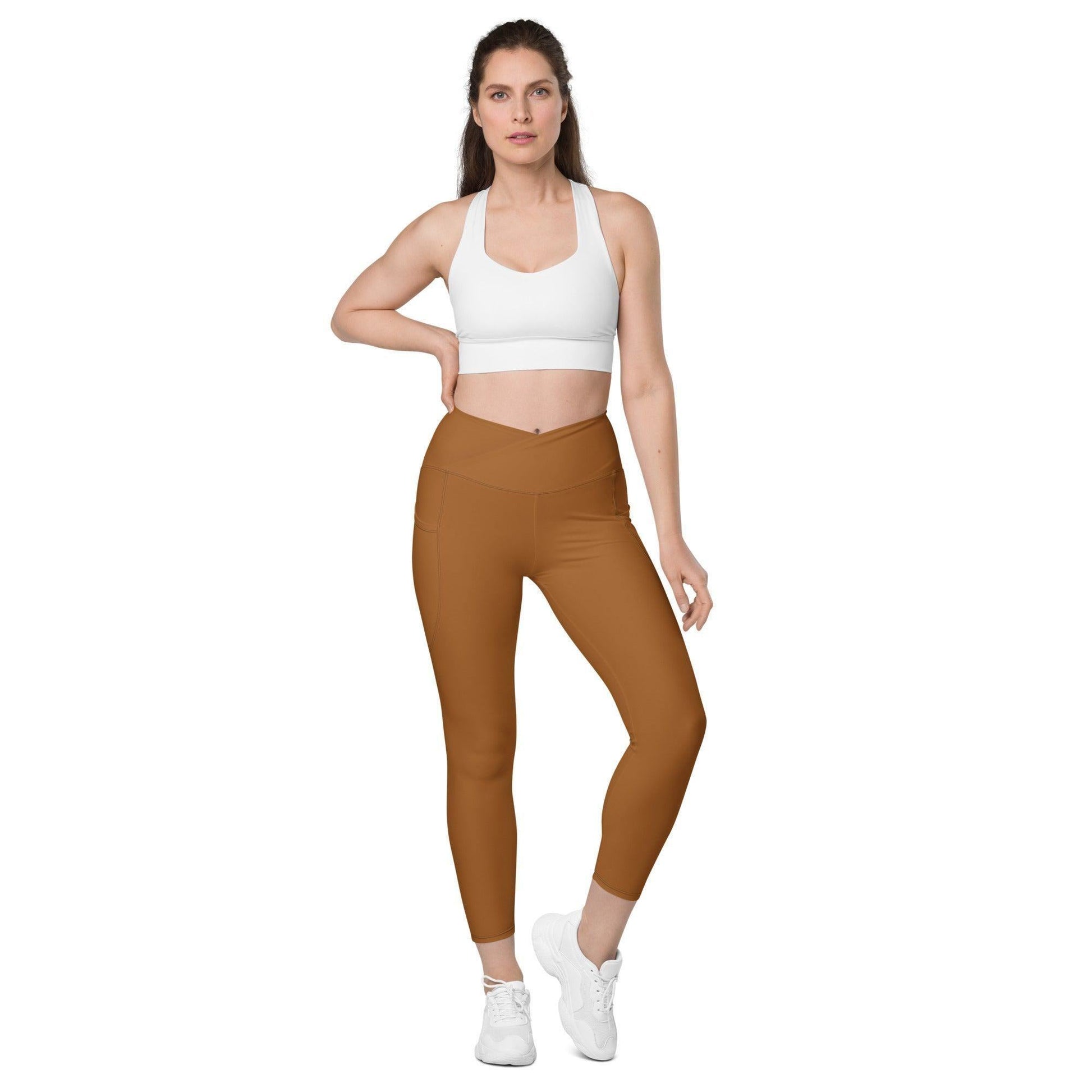 Rich Gold Damen V-Bund Leggings mit Taschen V-Bund Leggings 59.99 1 Tasche auf jeder Seite, atmungsaktives Material, Damen, Design, einfarbig, Elastan, Fashion, Gold, Hoch tailliert, hoher Tragekomfort, Komfort, Mode, OEKOTEX100, Outfit, Polyester, Rich, schmeichelhafter Schnitt, Style, UPF50, V-Bund Leggings JLR Design