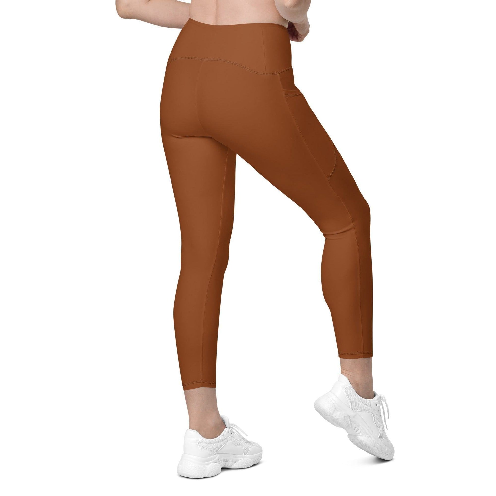 Saddle Brown Damen V-Bund Leggings mit Taschen V-Bund Leggings 59.99 1 Tasche auf jeder Seite, atmungsaktives Material, braun, Brown, Damen, Design, einfarbig, Elastan, Fashion, Hoch tailliert, hoher Tragekomfort, Komfort, Mode, OEKOTEX100, Outfit, Polyester, Saddle, schmeichelhafter Schnitt, Style, UPF50, V-Bund Leggings JLR Design