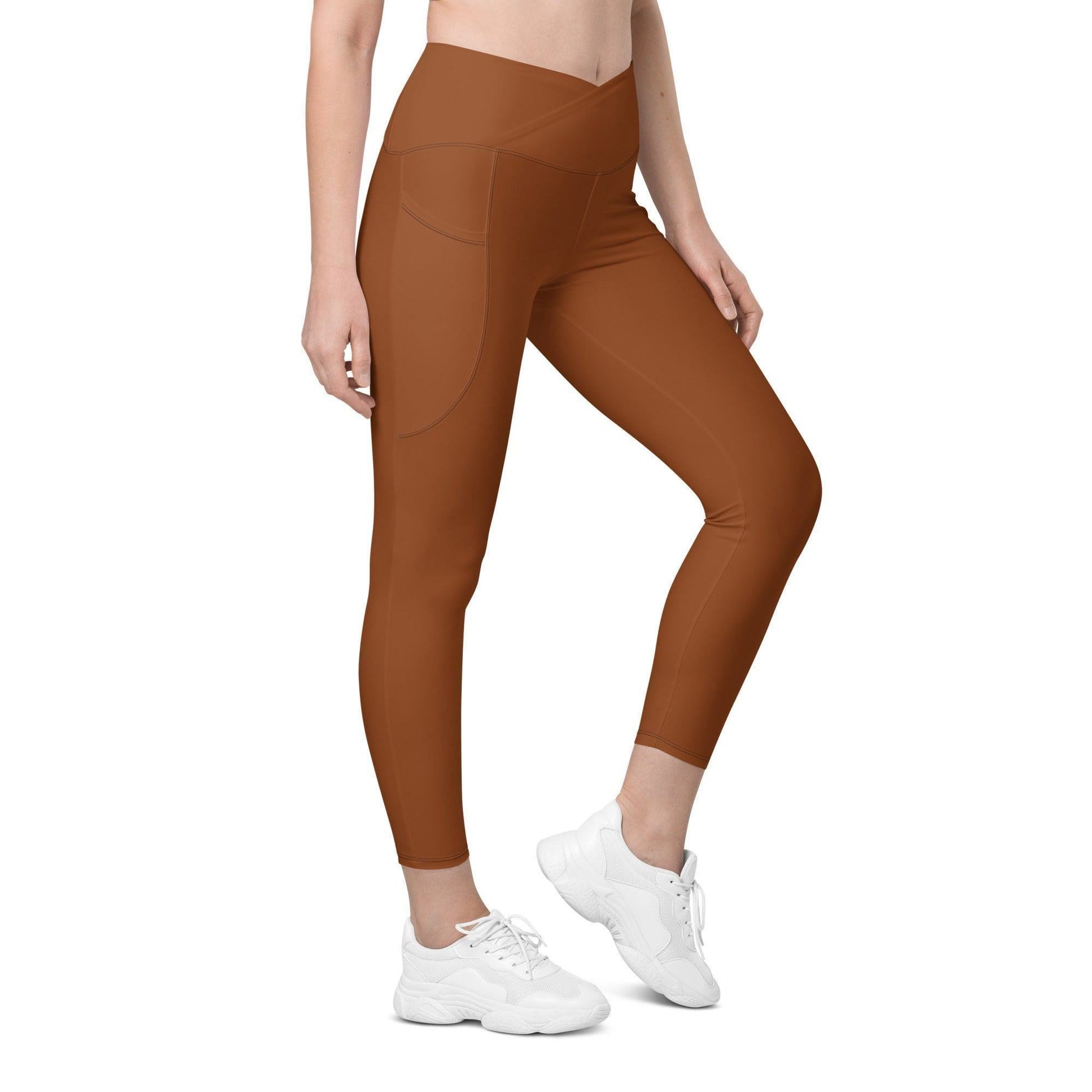 Saddle Brown Damen V-Bund Leggings mit Taschen V-Bund Leggings 59.99 1 Tasche auf jeder Seite, atmungsaktives Material, braun, Brown, Damen, Design, einfarbig, Elastan, Fashion, Hoch tailliert, hoher Tragekomfort, Komfort, Mode, OEKOTEX100, Outfit, Polyester, Saddle, schmeichelhafter Schnitt, Style, UPF50, V-Bund Leggings JLR Design