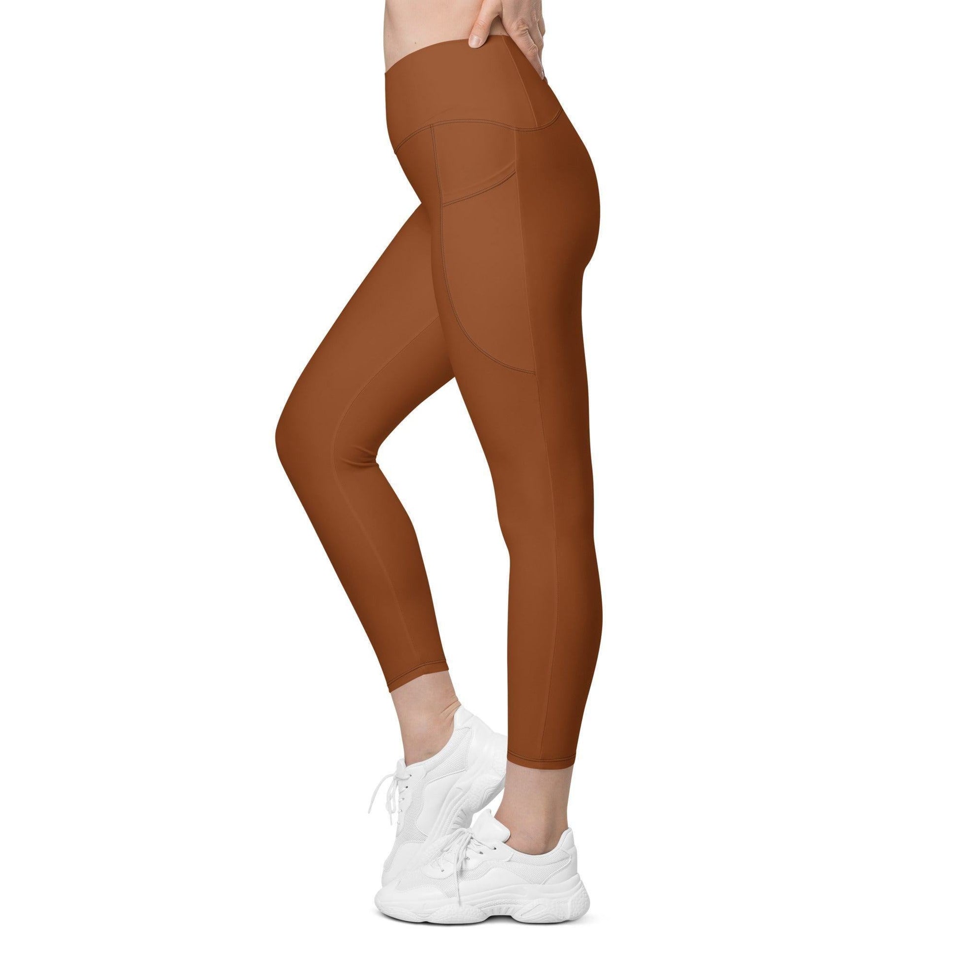 Saddle Brown Damen V-Bund Leggings mit Taschen V-Bund Leggings 59.99 1 Tasche auf jeder Seite, atmungsaktives Material, braun, Brown, Damen, Design, einfarbig, Elastan, Fashion, Hoch tailliert, hoher Tragekomfort, Komfort, Mode, OEKOTEX100, Outfit, Polyester, Saddle, schmeichelhafter Schnitt, Style, UPF50, V-Bund Leggings JLR Design