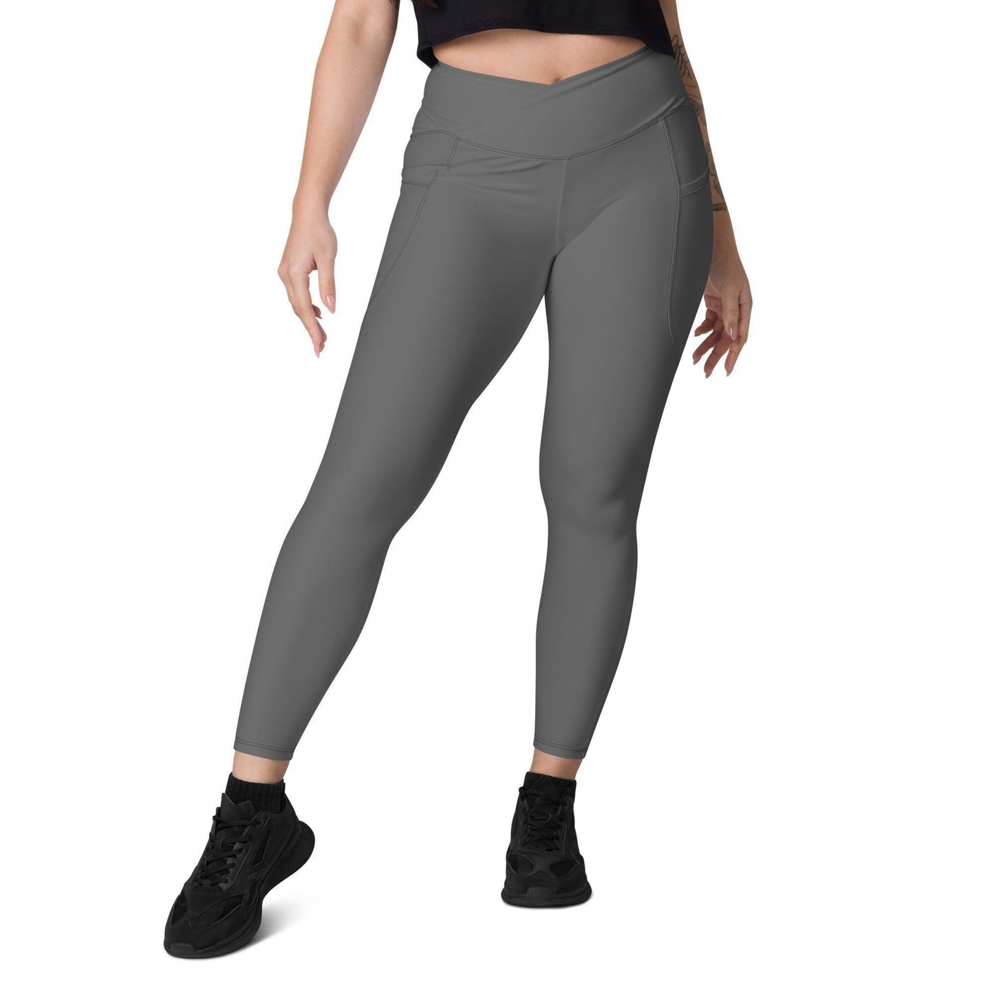 Sambesi Damen V-Bund Leggings mit Taschen V-Bund Leggings 59.99 1 Tasche auf jeder Seite, atmungsaktives Material, Damen, Design, einfarbig, Elastan, Fashion, grau, grey, Hoch tailliert, hoher Tragekomfort, Komfort, Mode, OEKOTEX100, Outfit, Polyester, Sambesi, schmeichelhafter Schnitt, Style, UPF50, V Bund Leggings JLR Design