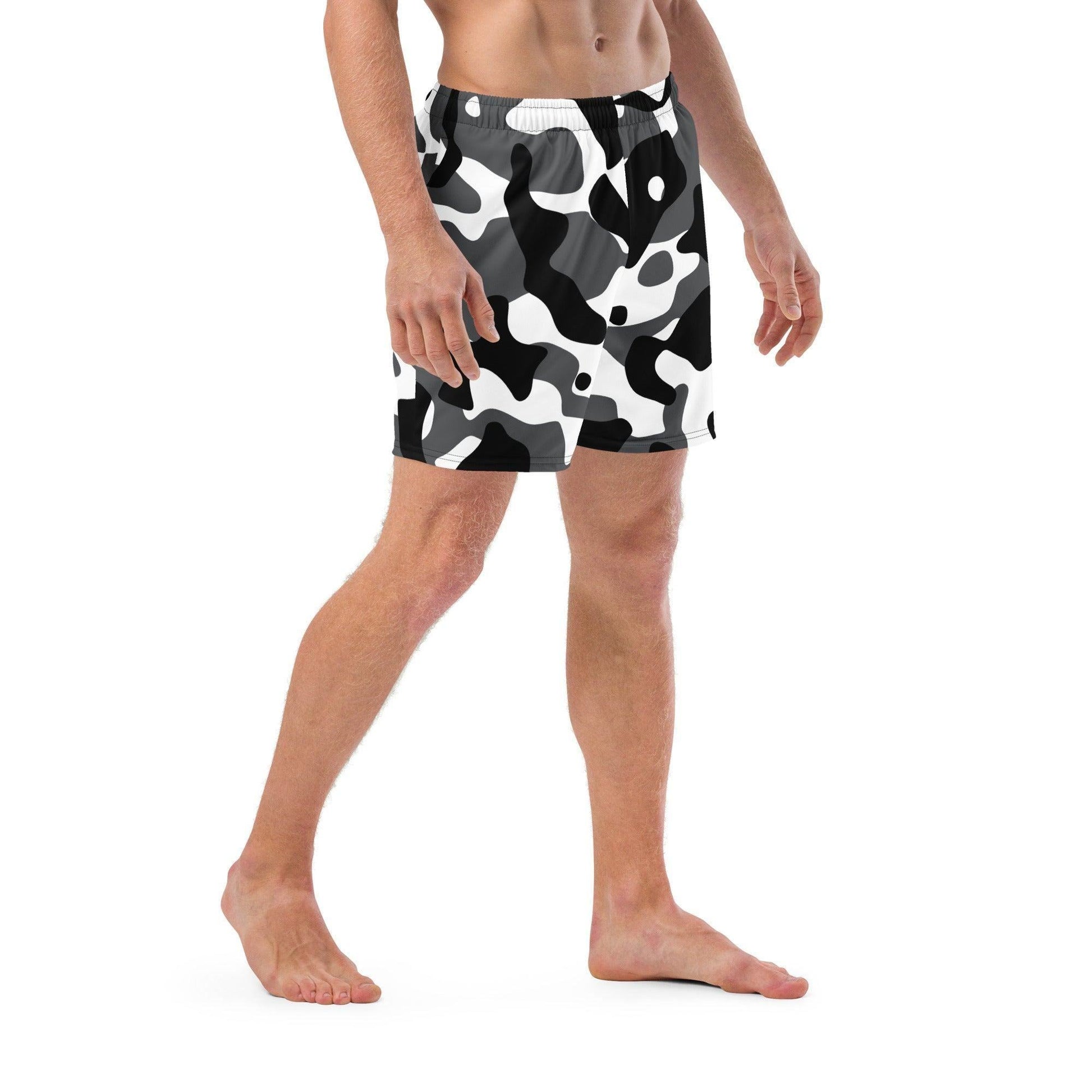 Schwarz Grau Camouflage Herren Badehosen Badehose 64.99 Badehose, Badevergnügen, black, Camo, Camouflage, Elastan, Grau, grey, Herren, Hüftband, Innenfutter, Komfort, Kordelzug, Mann, Muster, Männer, Passform, Pattern, Polyester, Pool, recycelt, Scheuerschutz, Schwarz, See, Tarnmuster, trocknend, Weiß, white JLR Design