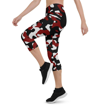 Schwarz Rot Weiß Camouflage Damen Capri Leggings Capri Leggings 54.99 Alltag, bequem, Black, Camo, Camouflage, Capri, Damen, Design, Elastan, enganliegend, entspannen, Leggings, Mikrofasergarn, Mode, modisch, Muster, Outdoor, Passform, Pattern, Polyester, Red, Rot, Schwarz, Sport, Stil, Style, Tarnmuster, USF50, verkürzt, vielseitig, Vier-Wege-Stretch, Weiß, White JLR Design