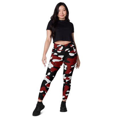 Schwarz Rot Weiß Damen V-Bund Leggings mit Taschen V-Bund Leggings 64.99 1 Tasche auf jeder Seite, atmungsaktives Material, Black, Camo, Camouflage, Damen, Design, Elastan, Fashion, Hoch tailliert, hoher Tragekomfort, Komfort, Mode, Muster, OEKOTEX100, Outfit, Polyester, Red, Rot, schmeichelhafter Schnitt, Schwarz, Style, Tarnfarbe, Tarnmuster, UPF50, V Bund Leggings, Weiß, White JLR Design