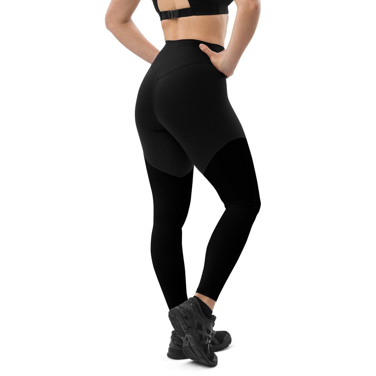 Schwarze Damen Sport Leggings Sport Leggings 57.99 Activewear, atmungsaktiv, auffällig, Bewegungsfreiheit, black, blickdicht, Damen, Design, Elastan, eng, Fashion, Feuchtigkeit, Figur, Fitnessstudio, funktional, Gym, Gürtel, Leggings, Mode, Natur, OEKOTEX100, Passform, Polyamid, Polyester, praktisch, Qualität, schwarz, Schweiß, Sport, Stoff, Style, Taille, Tasche, UPF50, verdichteter, weibliche, Yoga JLR Design