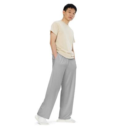 Silberne Hose mit weitem Bein Hose mit weitem Bein 53.99 atmungsaktiv, Bein, beont, Bewegungsfreiheit, einfarbig, Elastan, Figur, Hose, Komfort, Kordelzug, leicht, Look, Loungewear, luftige, lässig, OEKOTEX100, optisch, Passform, Polyester, Pyjama, Seitentaschen, silber, silver, Sommer, Stoff, stretch, Taille, weitem JLR Design