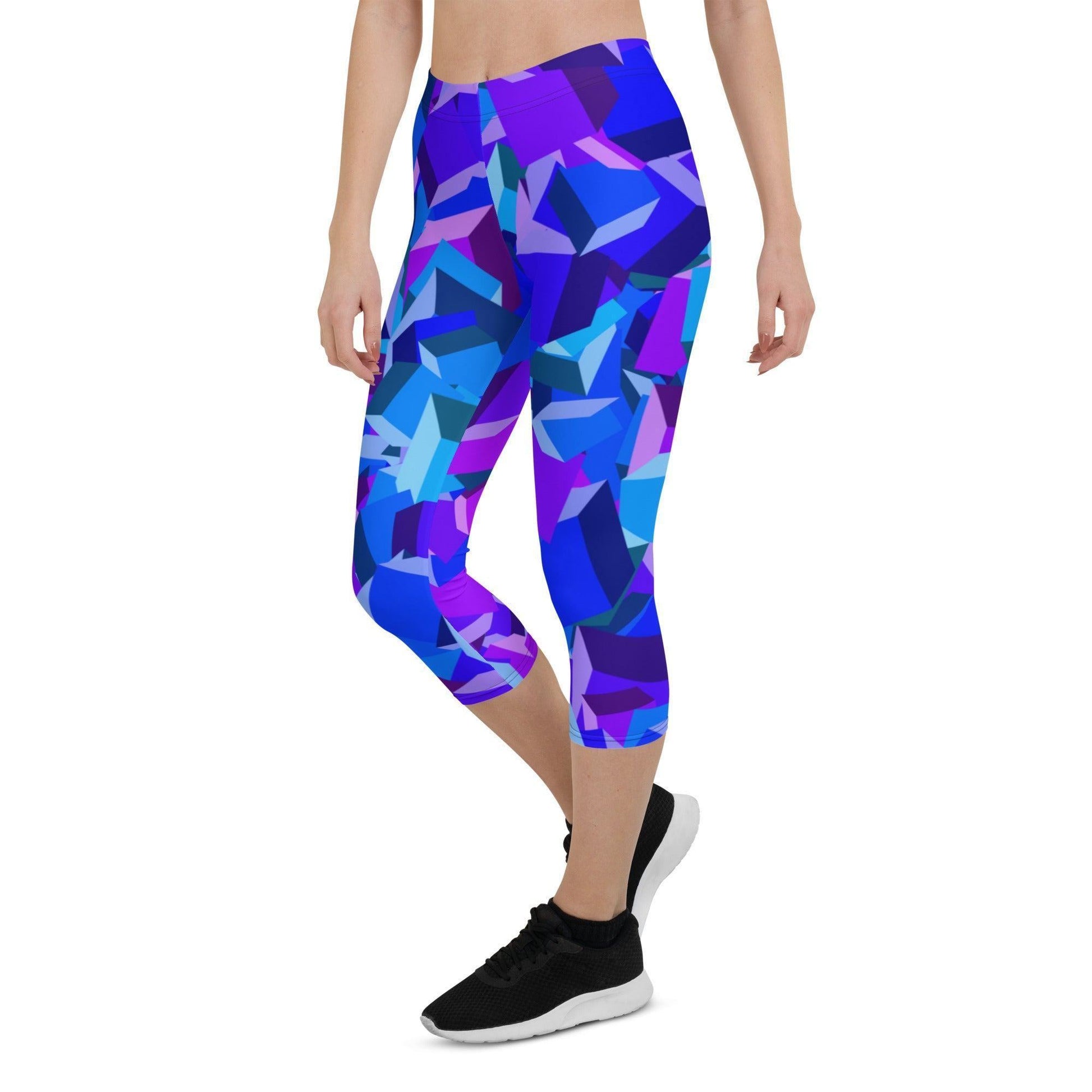 Violet Cube Damen Capri Leggings Capri Leggings 54.99 Alltag, bequem, Capri, cube, Damen, Design, einfarbig, Elastan, enganliegend, entspannen, Leggings, lila, Mikrofasergarn, Mode, modisch, Outdoor, Passform, Polyester, Sport, Stil, Style, USF50, verkürzt, vielseitig, Vier-Wege-Stretch, violet, würfel JLR Design