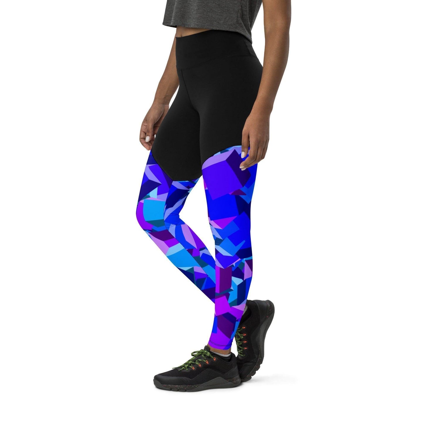 Violet Cube Damen Sport Leggings Sport Leggings 62.99 Activewear, atmungsaktiv, auffällig, Bewegungsfreiheit, blickdicht, cube, Damen, Design, Elastan, eng, Fashion, Feuchtigkeit, Figur, Fitnessstudio, funktional, Gym, Gürtel, Leggings, lila, Mode, Natur, OEKOTEX100, Passform, Polyamid, Polyester, praktisch, Qualität, Schweiß, Sport, Stoff, Style, Taille, Tasche, UPF50, verdichteter, violet, weibliche, würfel, Yoga JLR Design